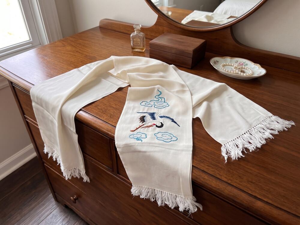 Vintage White Silk Embroidered Table Runner Asian Crane Bird Cloud Fringe 47x10